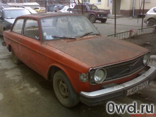 Битый автомобиль Volvo 140