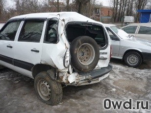 Битый автомобиль Chevrolet Niva