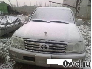 Битый автомобиль Toyota Land Cruiser