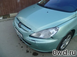 Битый автомобиль Peugeot 307