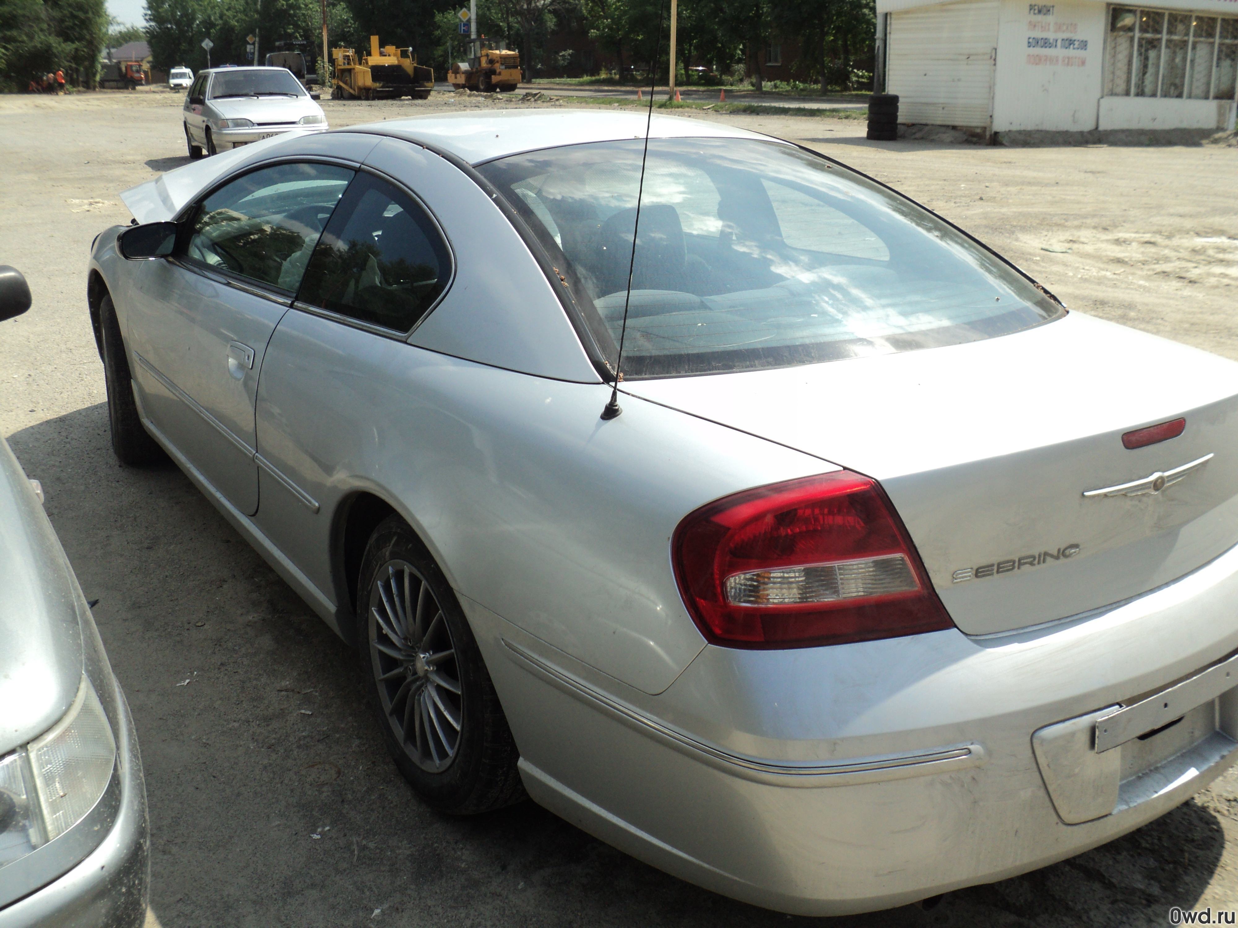 Битый автомобиль Chrysler Sebring (2004) в Ростове-на-Дону