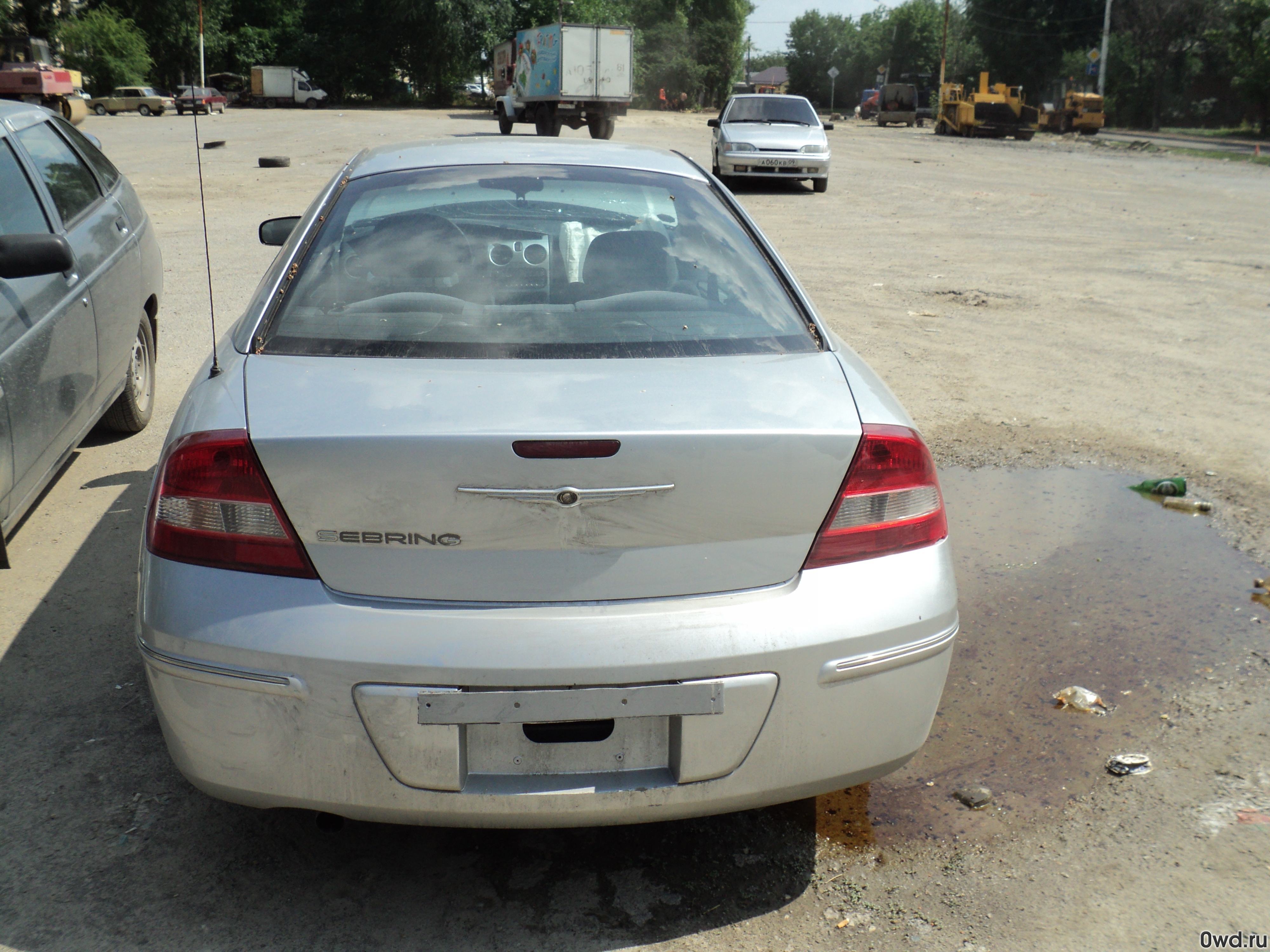 Битый автомобиль Chrysler Sebring (2004) в Ростове-на-Дону